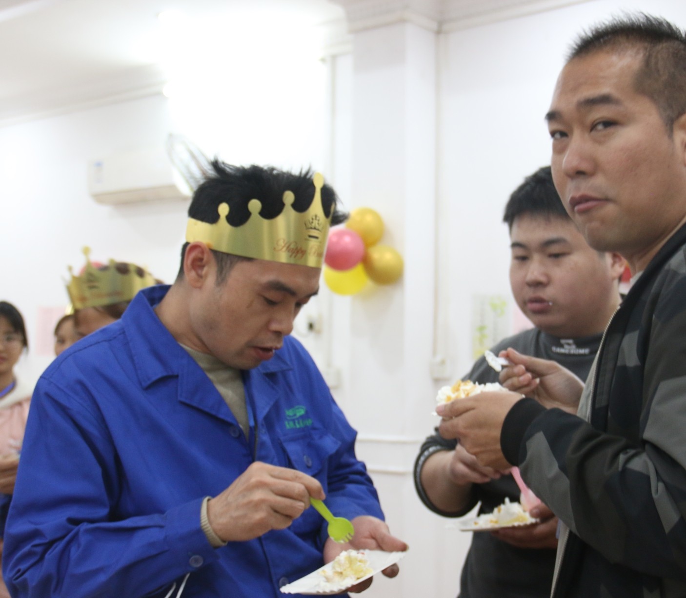 12吃蛋糕了！_看圖王.jpg